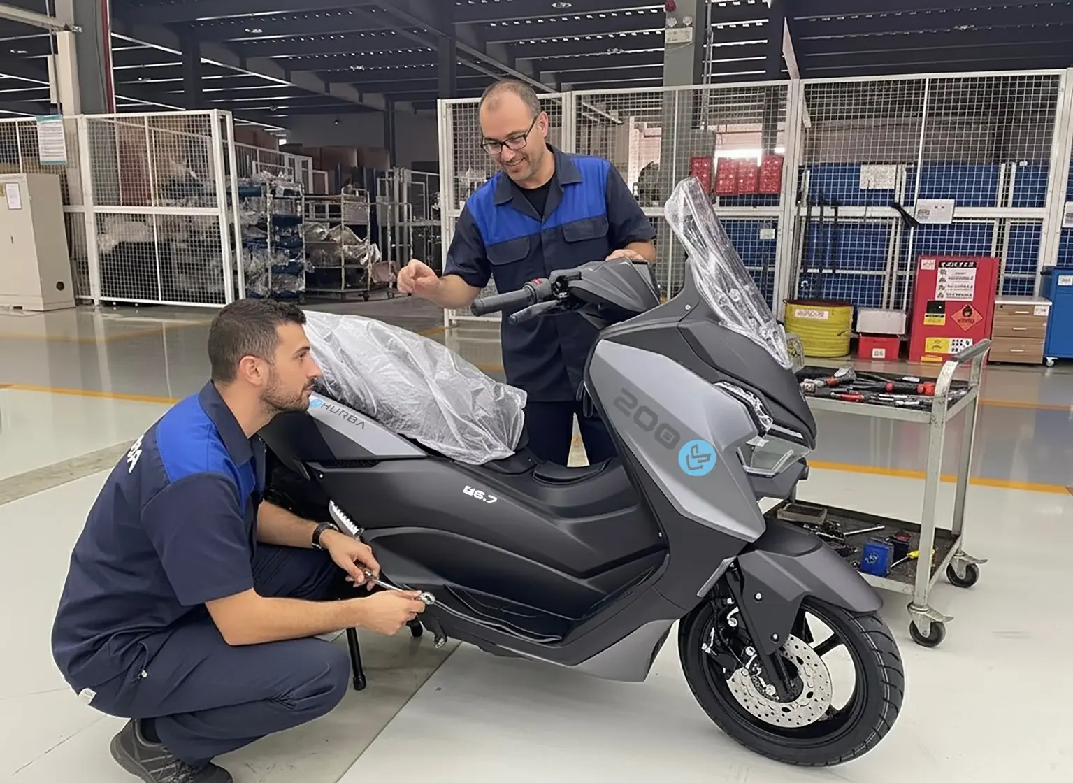 Hurba 200S: Scooter Elétrico com Baterias Semissólidas